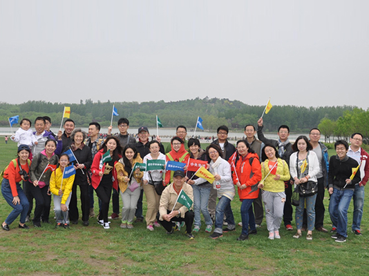 愛(ài)心呵護(hù)綠色，健康享受生活 ——記二、三、四黨支部“綠色環(huán)保健康行”活動(dòng)