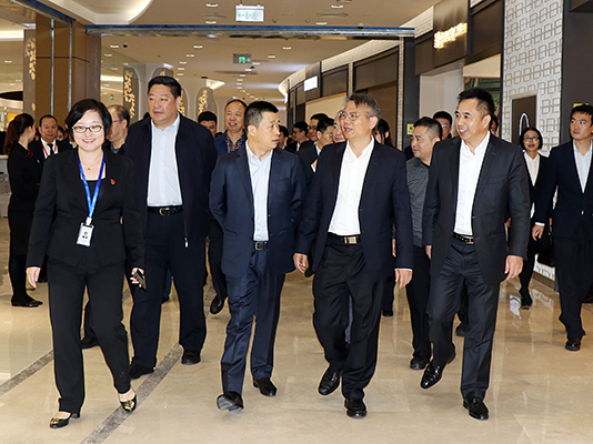 離島免稅新政重大標(biāo)志性項(xiàng)目落成  海口、博鰲免稅店開業(yè)儀式在?？陧樌e行