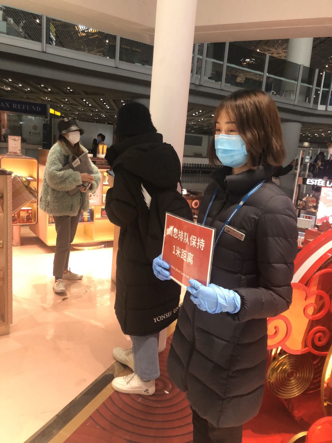 【中國免稅人在行動·一線直擊篇】之十五： 不畏艱險戰(zhàn)疫情，無私奉獻顯大愛